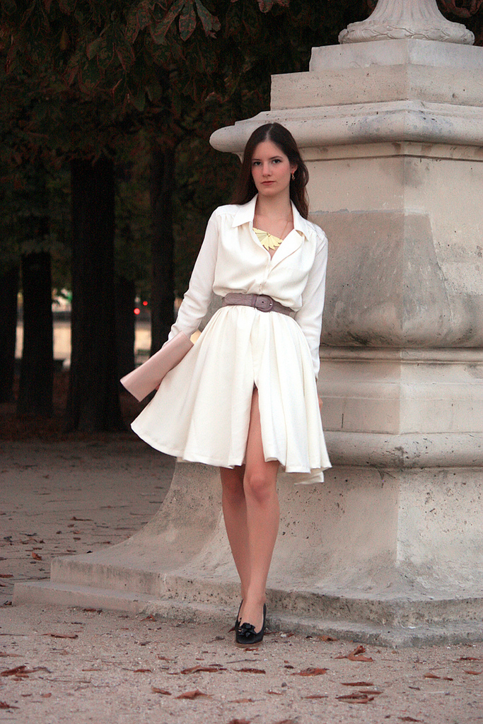 Une petite robe blanche